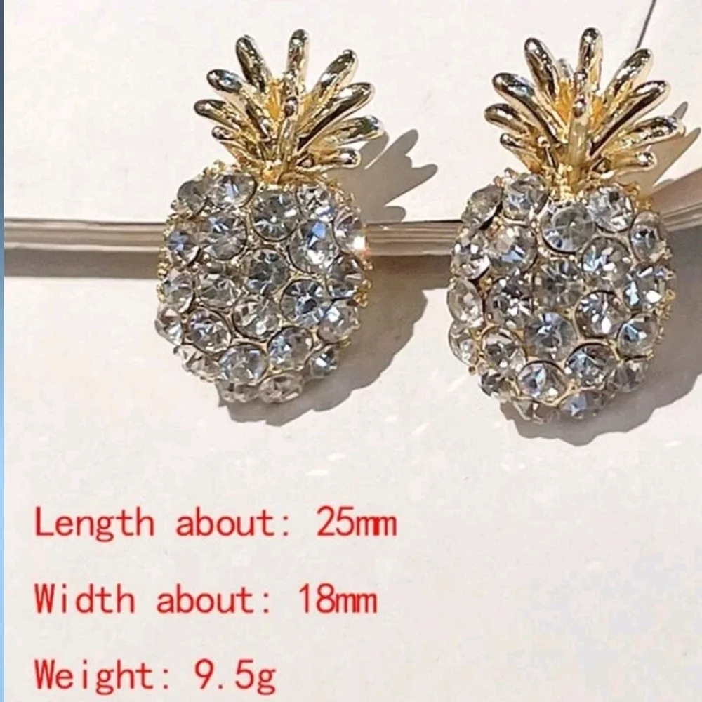 🩶🔹️PINEAPPLE fruit design stud Rhinestone earrings NWT ✨️🍍